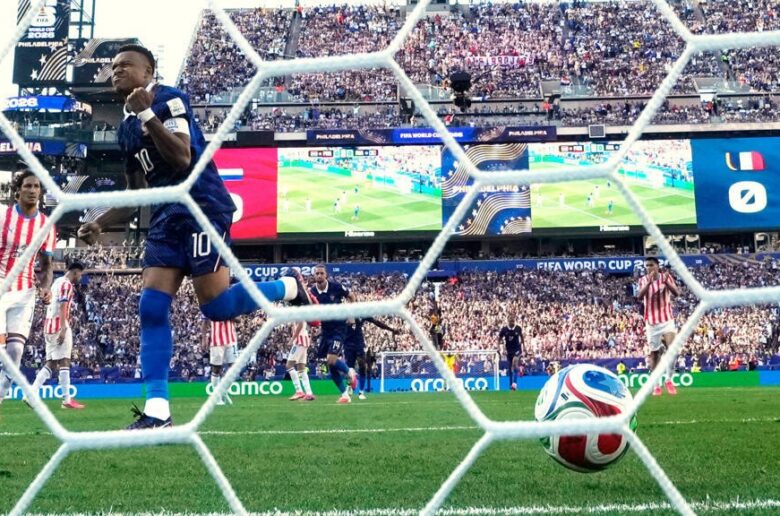 Mondial 2026 : la France passe au forceps et rejoint le Maroc en quarts de finale