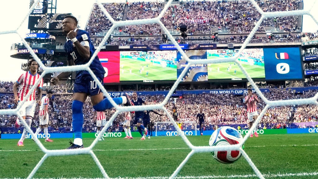 Mondial 2026 : la France passe au forceps et rejoint le Maroc en quarts de finale