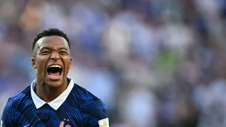«  Une femme méprisable et indique de sa fonction » : Mbappé riposte après les propos racistes d’une sénatrice paraguayenne