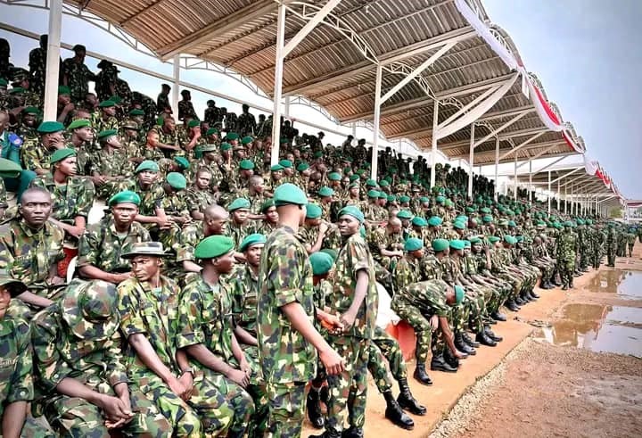 Nigeria : le gouvernement double le salaire minimum des soldats
