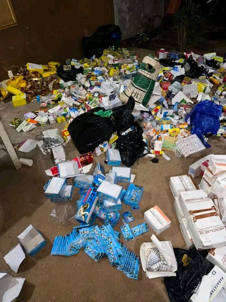 Porto-Novo : une présumée grossiste arrêtée avec 280 kg de médicaments contrefaits
