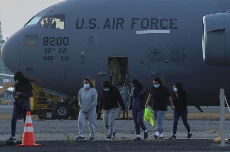 Cameroun : 36 Africains expulsés des États-Unis saisissent la justice