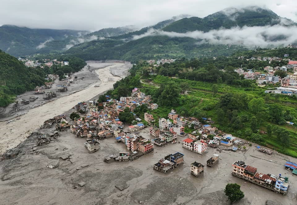 Népal : plus de 350 morts après des inondations dévastatrices dans l’Himalaya