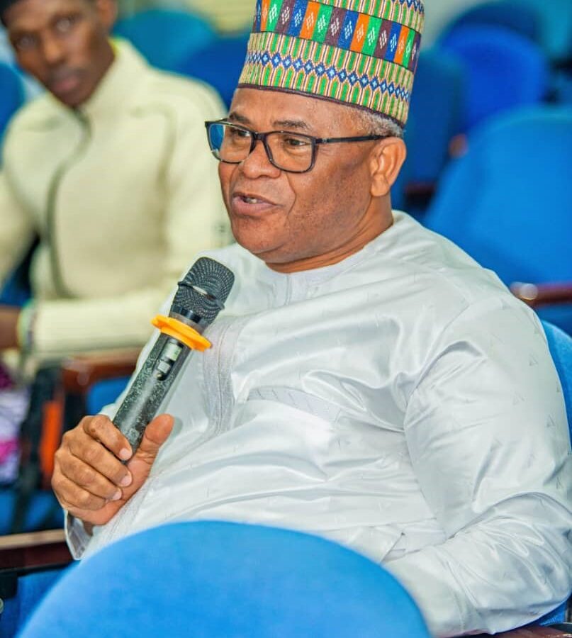 Rallongement des mandats présidentiels :  Topanou : La critique à géométrie variable !
