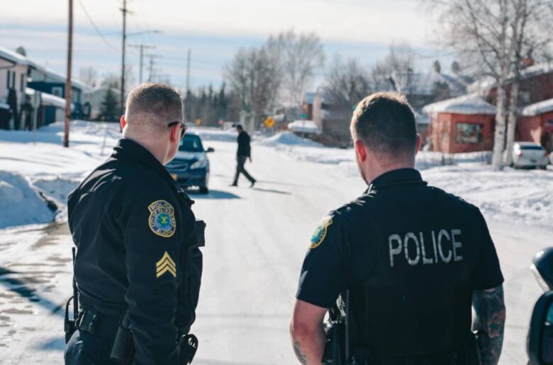 Alaska : il tue accidentellement sa petite amie en jouant avec une arme