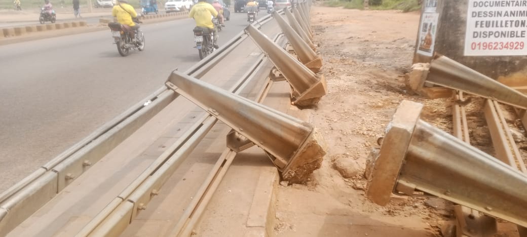 Éclairage public : Le pont de Djonou abandonné dans le noir