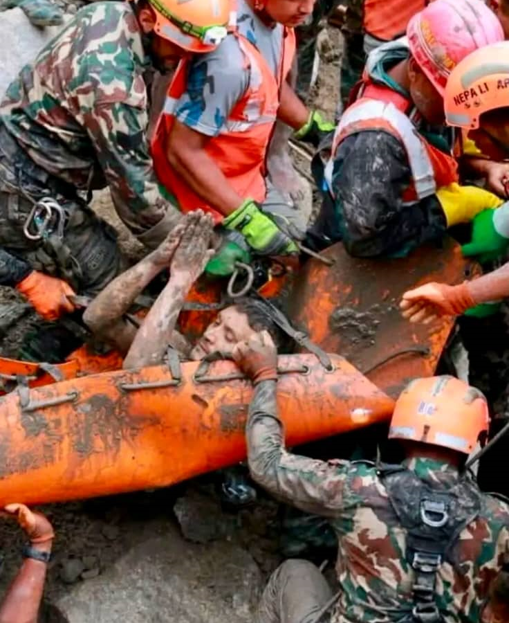 ‎Népal : deux survivants extraits d’un tunnel neuf jours après la catastrophe du Trishul