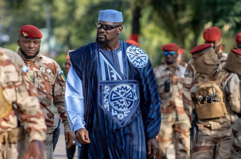 Guinée : Mamadi Doumbouya gracie l’opposant Aliou Bah